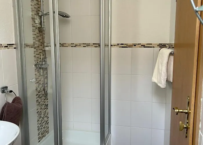 Streng's Weinstube بيت ضيافة 3*